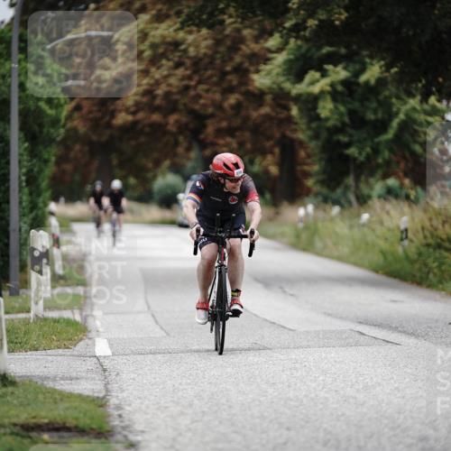 30.08.2026 - Elbe Triathlon Hamburg Michael Burmester http://msf.ph/oto/10072900 30.08.2026 10:25:24 Radfahren 696 meine-sportfotos.de