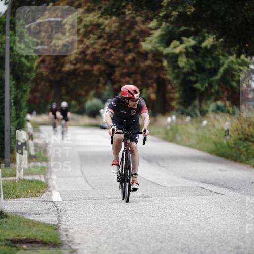 30.08.2026 - Elbe Triathlon Hamburg Michael Burmester http://msf.ph/oto/10072901 30.08.2026 10:25:24 Radfahren 696 meine-sportfotos.de