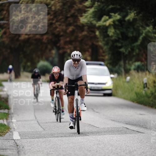 30.08.2026 - Elbe Triathlon Hamburg Michael Burmester http://msf.ph/oto/10072912 30.08.2026 10:25:49 Radfahren 686, 929, 937 meine-sportfotos.de