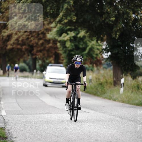 30.08.2026 - Elbe Triathlon Hamburg Michael Burmester http://msf.ph/oto/10072917 30.08.2026 10:25:54 Radfahren 929, 937 meine-sportfotos.de