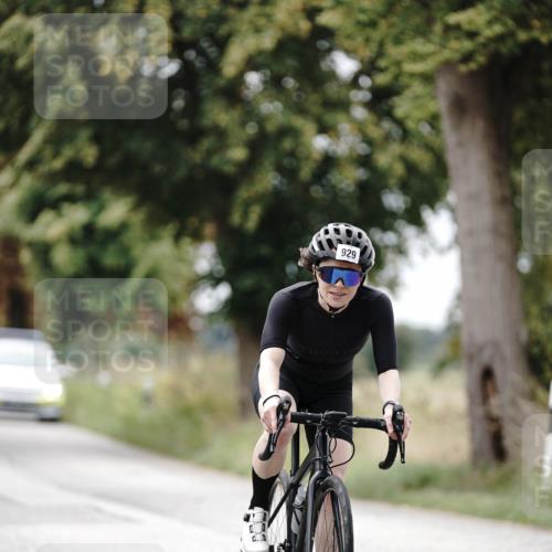 30.08.2026 - Elbe Triathlon Hamburg Michael Burmester http://msf.ph/oto/10072920 30.08.2026 10:25:55 Radfahren 876, 929 meine-sportfotos.de