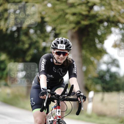 30.08.2026 - Elbe Triathlon Hamburg Michael Burmester http://msf.ph/oto/10072975 30.08.2026 10:27:02 Radfahren 811, 842 meine-sportfotos.de
