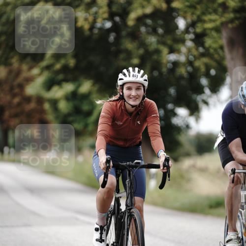 30.08.2026 - Elbe Triathlon Hamburg Michael Burmester http://msf.ph/oto/10072983 30.08.2026 10:27:18 Radfahren 734, 860, 861, 982 meine-sportfotos.de