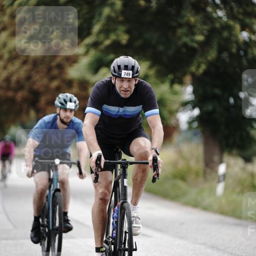 30.08.2026 - Elbe Triathlon Hamburg Michael Burmester http://msf.ph/oto/10072996 30.08.2026 10:27:34 Radfahren 514, 749, 859, 927 meine-sportfotos.de