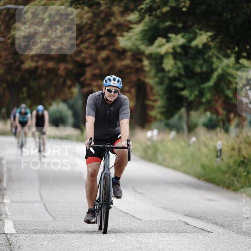 30.08.2026 - Elbe Triathlon Hamburg Michael Burmester http://msf.ph/oto/10073001 30.08.2026 10:27:43 Radfahren 468, 690, 713, 859 meine-sportfotos.de