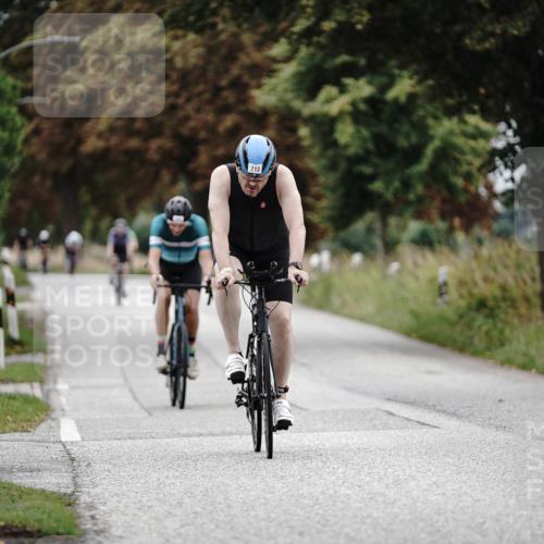 30.08.2026 - Elbe Triathlon Hamburg Michael Burmester http://msf.ph/oto/10073005 30.08.2026 10:27:48 Radfahren 468, 690, 713, 855 meine-sportfotos.de