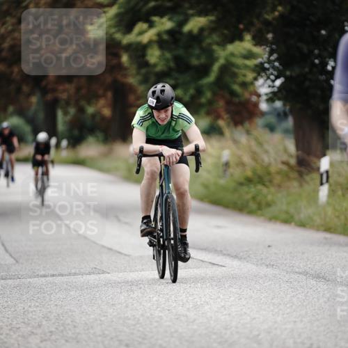 30.08.2026 - Elbe Triathlon Hamburg Michael Burmester http://msf.ph/oto/10073012 30.08.2026 10:27:55 Radfahren 855, 920, 950, 969, 1045 meine-sportfotos.de