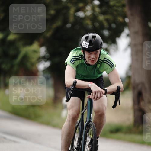 30.08.2026 - Elbe Triathlon Hamburg Michael Burmester http://msf.ph/oto/10073013 30.08.2026 10:27:56 Radfahren 855, 920, 950, 969, 1045 meine-sportfotos.de