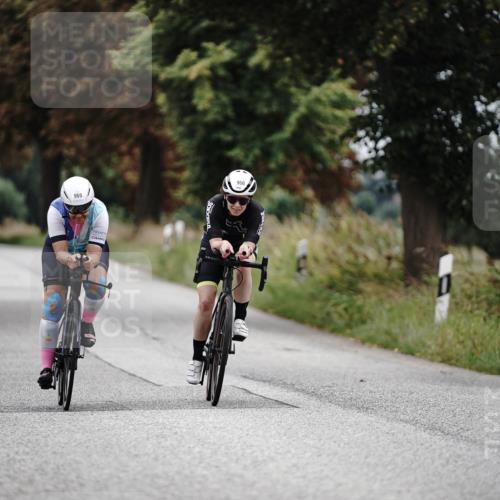 30.08.2026 - Elbe Triathlon Hamburg Michael Burmester http://msf.ph/oto/10073016 30.08.2026 10:27:58 Radfahren 855, 920, 950, 969, 1045 meine-sportfotos.de