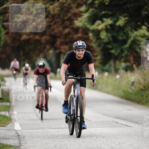 30.08.2026 - Elbe Triathlon Hamburg Michael Burmester http://msf.ph/oto/10073023 30.08.2026 10:28:01 Radfahren 920, 950, 969, 1045, 1898 meine-sportfotos.de