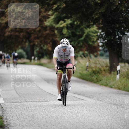 30.08.2026 - Elbe Triathlon Hamburg Michael Burmester http://msf.ph/oto/10073047 30.08.2026 10:28:22 Radfahren 742, 757 meine-sportfotos.de