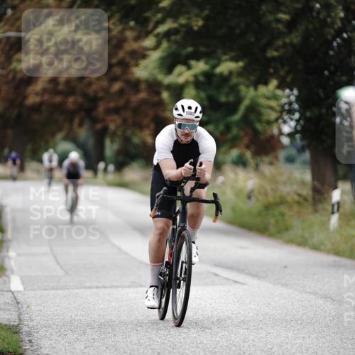 30.08.2026 - Elbe Triathlon Hamburg Michael Burmester http://msf.ph/oto/10073074 30.08.2026 10:28:42 Radfahren 865, 1024, 1032, 1085 meine-sportfotos.de