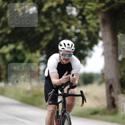 30.08.2026 - Elbe Triathlon Hamburg Michael Burmester http://msf.ph/oto/10073076 30.08.2026 10:28:43 Radfahren 865, 1024, 1085, 1097 meine-sportfotos.de