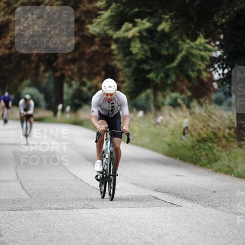 30.08.2026 - Elbe Triathlon Hamburg Michael Burmester http://msf.ph/oto/10073078 30.08.2026 10:28:45 Radfahren 1024, 1085, 1097 meine-sportfotos.de
