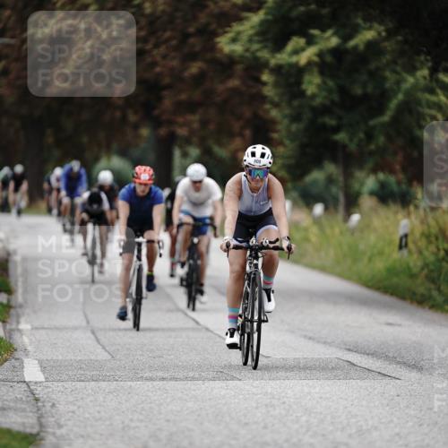 30.08.2026 - Elbe Triathlon Hamburg Michael Burmester http://msf.ph/oto/10073110 30.08.2026 10:29:33 Radfahren 808, 840, 881, 886, 887, 990, 994 meine-sportfotos.de