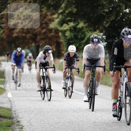30.08.2026 - Elbe Triathlon Hamburg Michael Burmester http://msf.ph/oto/10073121 30.08.2026 10:29:38 Radfahren 808, 840, 881, 886, 887, 980, 990, 994, 1066, 1359, 1896 meine-sportfotos.de