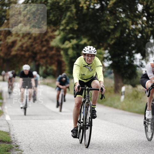 30.08.2026 - Elbe Triathlon Hamburg Michael Burmester http://msf.ph/oto/10073127 30.08.2026 10:29:43 Radfahren 980, 983, 1039, 1042, 1066, 1359, 1896 meine-sportfotos.de