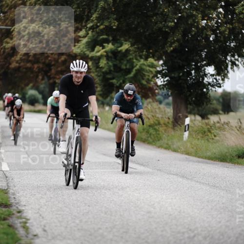 30.08.2026 - Elbe Triathlon Hamburg Michael Burmester http://msf.ph/oto/10073128 30.08.2026 10:29:44 Radfahren 980, 983, 1039, 1042, 1066, 1359, 1896 meine-sportfotos.de