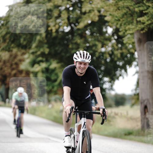 30.08.2026 - Elbe Triathlon Hamburg Michael Burmester http://msf.ph/oto/10073130 30.08.2026 10:29:45 Radfahren 883, 980, 983, 1039, 1042, 1066, 1359, 1896 meine-sportfotos.de