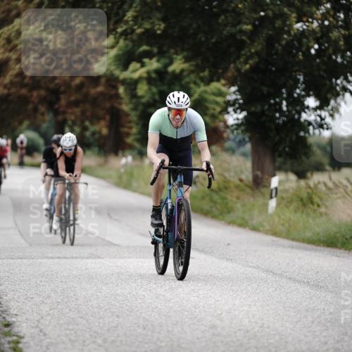 30.08.2026 - Elbe Triathlon Hamburg Michael Burmester http://msf.ph/oto/10073132 30.08.2026 10:29:46 Radfahren 883, 980, 983, 1039, 1042, 1066, 1359, 1896 meine-sportfotos.de