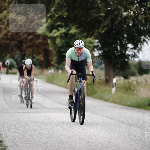 30.08.2026 - Elbe Triathlon Hamburg Michael Burmester http://msf.ph/oto/10073133 30.08.2026 10:29:46 Radfahren 883, 980, 983, 1039, 1042, 1066, 1359, 1896 meine-sportfotos.de