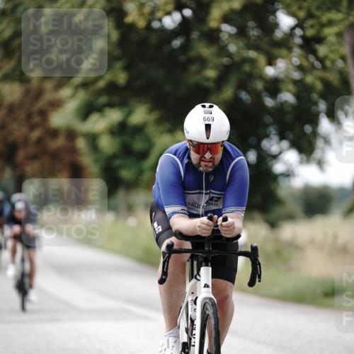 30.08.2026 - Elbe Triathlon Hamburg Michael Burmester http://msf.ph/oto/10073154 30.08.2026 10:30:03 Radfahren 669, 768, 918, 1098 meine-sportfotos.de