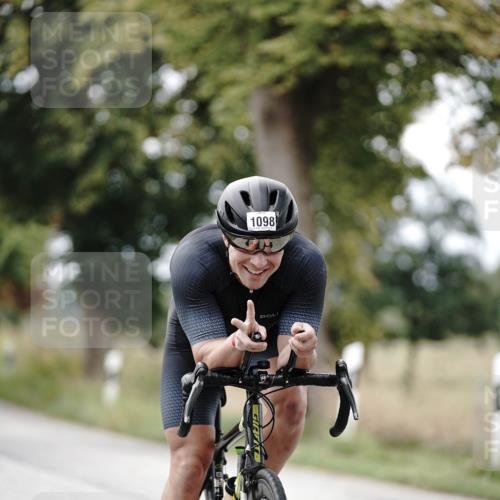 30.08.2026 - Elbe Triathlon Hamburg Michael Burmester http://msf.ph/oto/10073158 30.08.2026 10:30:05 Radfahren 669, 768, 918, 1098 meine-sportfotos.de