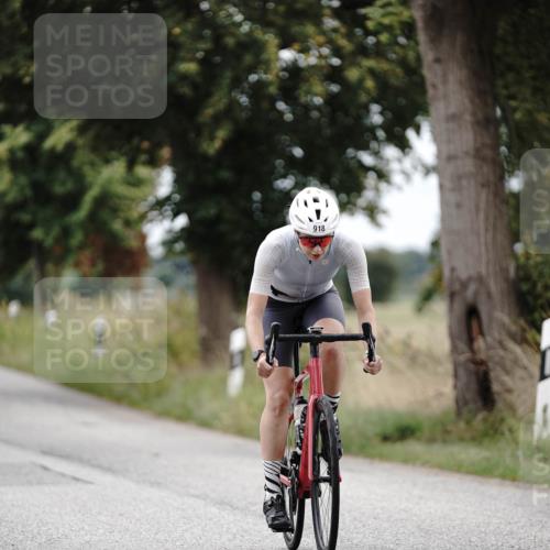 30.08.2026 - Elbe Triathlon Hamburg Michael Burmester http://msf.ph/oto/10073167 30.08.2026 10:30:10 Radfahren 768, 918, 1030 meine-sportfotos.de