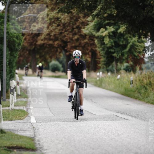 30.08.2026 - Elbe Triathlon Hamburg Michael Burmester http://msf.ph/oto/10073174 30.08.2026 10:30:17 Radfahren 797, 1030 meine-sportfotos.de