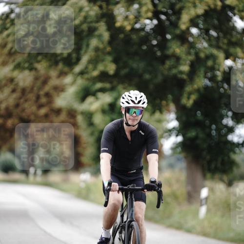 30.08.2026 - Elbe Triathlon Hamburg Michael Burmester http://msf.ph/oto/10073176 30.08.2026 10:30:18 Radfahren 657, 797 meine-sportfotos.de