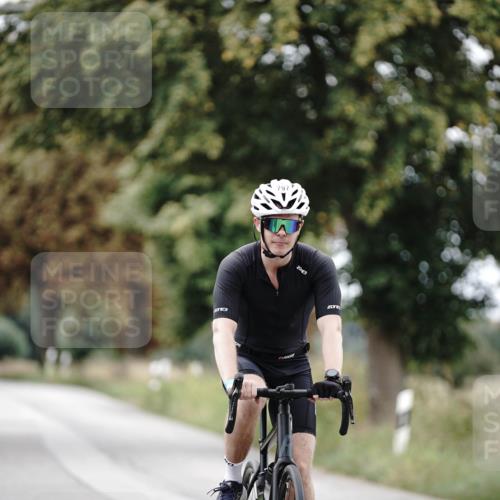 30.08.2026 - Elbe Triathlon Hamburg Michael Burmester http://msf.ph/oto/10073177 30.08.2026 10:30:18 Radfahren 657, 797 meine-sportfotos.de
