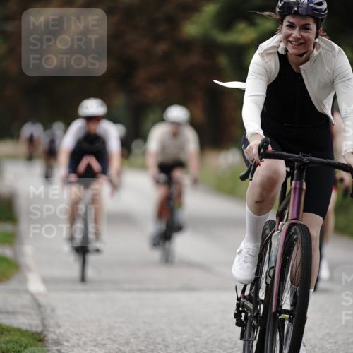 30.08.2026 - Elbe Triathlon Hamburg Michael Burmester http://msf.ph/oto/10073188 30.08.2026 10:30:38 Radfahren 604, 780, 838, 872, 907, 926, 984 meine-sportfotos.de