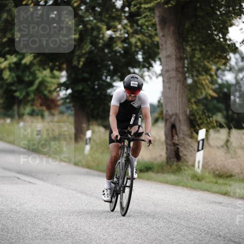 30.08.2026 - Elbe Triathlon Hamburg Michael Burmester http://msf.ph/oto/10073212 30.08.2026 10:30:55 Radfahren 1004, 1063 meine-sportfotos.de