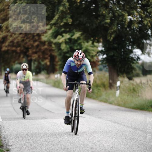 30.08.2026 - Elbe Triathlon Hamburg Michael Burmester http://msf.ph/oto/10073223 30.08.2026 10:31:05 Radfahren 646, 648, 833, 880, 944 meine-sportfotos.de
