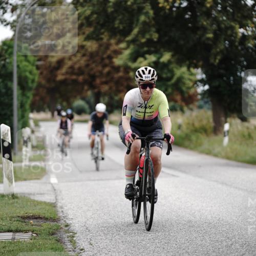 30.08.2026 - Elbe Triathlon Hamburg Michael Burmester http://msf.ph/oto/10073227 30.08.2026 10:31:06 Radfahren 646, 648, 833, 880, 944, 1099 meine-sportfotos.de