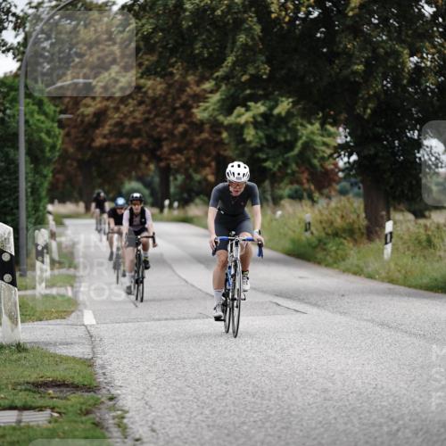 30.08.2026 - Elbe Triathlon Hamburg Michael Burmester http://msf.ph/oto/10073229 30.08.2026 10:31:08 Radfahren 646, 648, 833, 880, 944, 1099 meine-sportfotos.de