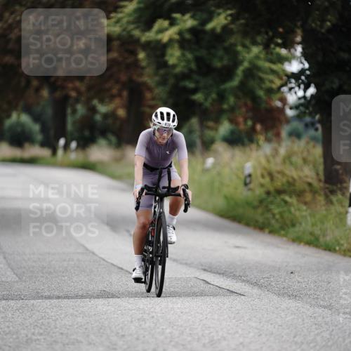 30.08.2026 - Elbe Triathlon Hamburg Michael Burmester http://msf.ph/oto/10073237 30.08.2026 10:34:55 Radfahren 870 meine-sportfotos.de