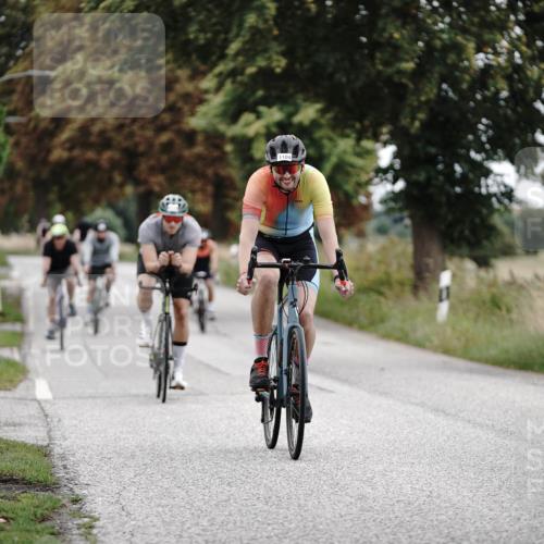 30.08.2026 - Elbe Triathlon Hamburg Michael Burmester http://msf.ph/oto/10073250 30.08.2026 10:35:19 Radfahren 1092, 1100, 1101, 1104, 1108, 1113, 1119 meine-sportfotos.de