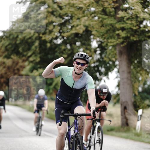 30.08.2026 - Elbe Triathlon Hamburg Michael Burmester http://msf.ph/oto/10073475 30.08.2026 10:35:41 Radfahren 697, 726, 802, 998, 1068, 1115, 1148 meine-sportfotos.de