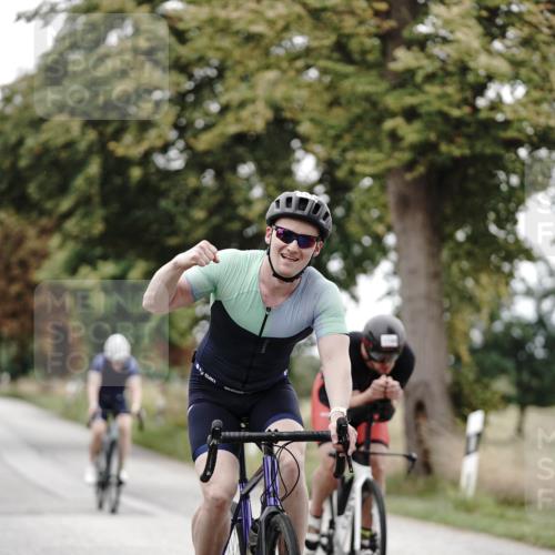 30.08.2026 - Elbe Triathlon Hamburg Michael Burmester http://msf.ph/oto/10073476 30.08.2026 10:35:41 Radfahren 697, 726, 802, 998, 1068, 1115, 1148 meine-sportfotos.de