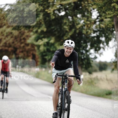 30.08.2026 - Elbe Triathlon Hamburg Michael Burmester http://msf.ph/oto/10073481 30.08.2026 10:35:43 Radfahren 697, 726, 798, 998, 1115, 1148 meine-sportfotos.de