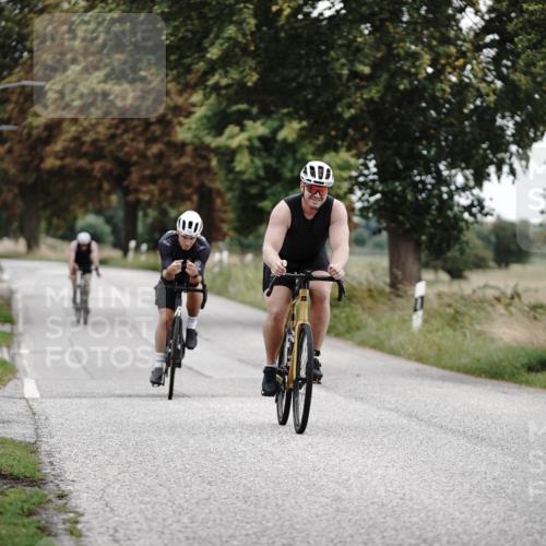 30.08.2026 - Elbe Triathlon Hamburg Michael Burmester http://msf.ph/oto/10073491 30.08.2026 10:35:49 Radfahren 798, 1074 meine-sportfotos.de