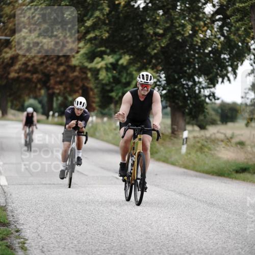 30.08.2026 - Elbe Triathlon Hamburg Michael Burmester http://msf.ph/oto/10073493 30.08.2026 10:35:49 Radfahren 798, 1074 meine-sportfotos.de