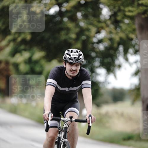 30.08.2026 - Elbe Triathlon Hamburg Michael Burmester http://msf.ph/oto/10073534 30.08.2026 10:36:29 Radfahren 893, 987, 1012, 1096 meine-sportfotos.de