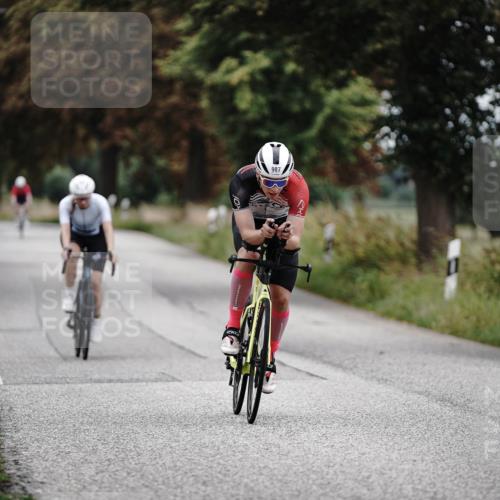 30.08.2026 - Elbe Triathlon Hamburg Michael Burmester http://msf.ph/oto/10073538 30.08.2026 10:36:31 Radfahren 893, 987, 1096 meine-sportfotos.de