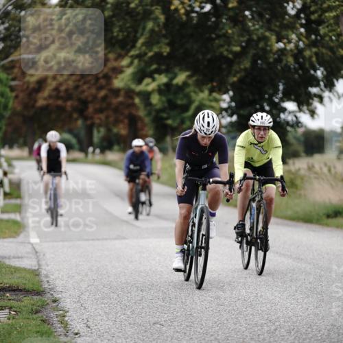 30.08.2026 - Elbe Triathlon Hamburg Michael Burmester http://msf.ph/oto/10074342 30.08.2026 10:47:06 Radfahren 518, 906, 923, 980, 997 meine-sportfotos.de