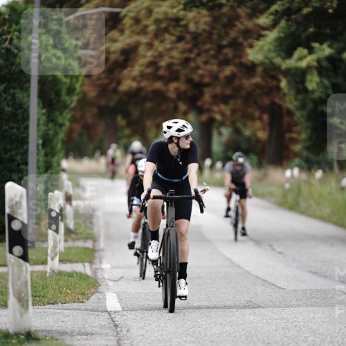 30.08.2026 - Elbe Triathlon Hamburg Michael Burmester http://msf.ph/oto/10074363 30.08.2026 10:47:25 Radfahren 840, 854, 865, 939, 1040, 1111 meine-sportfotos.de