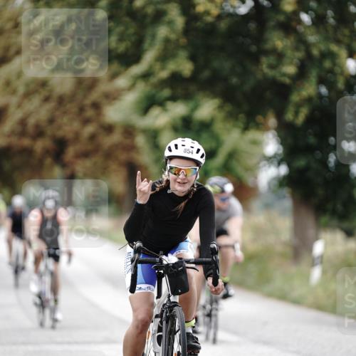 30.08.2026 - Elbe Triathlon Hamburg Michael Burmester http://msf.ph/oto/10074369 30.08.2026 10:47:28 Radfahren 854, 865, 939, 1040, 1111 meine-sportfotos.de