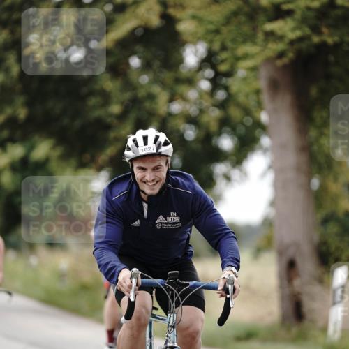 30.08.2026 - Elbe Triathlon Hamburg Michael Burmester http://msf.ph/oto/10074398 30.08.2026 10:47:42 Radfahren 808, 983, 1013, 1027, 1076, 1120, 1207 meine-sportfotos.de
