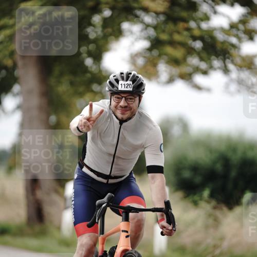 30.08.2026 - Elbe Triathlon Hamburg Michael Burmester http://msf.ph/oto/10074402 30.08.2026 10:47:43 Radfahren 808, 983, 1013, 1027, 1076, 1120, 1207 meine-sportfotos.de